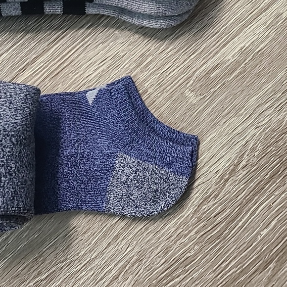 Men's socks 3 Adidas packages Total of 9 pairs NWT - Picture 4 of 6